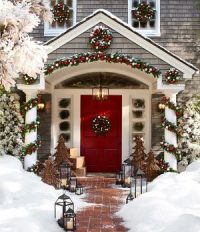 12 Homes of Christmas